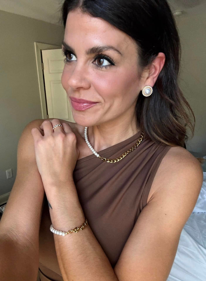 Oh so pretty Pearl/Chain necklace in Gold