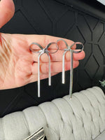You’re like really pretty bow earrings