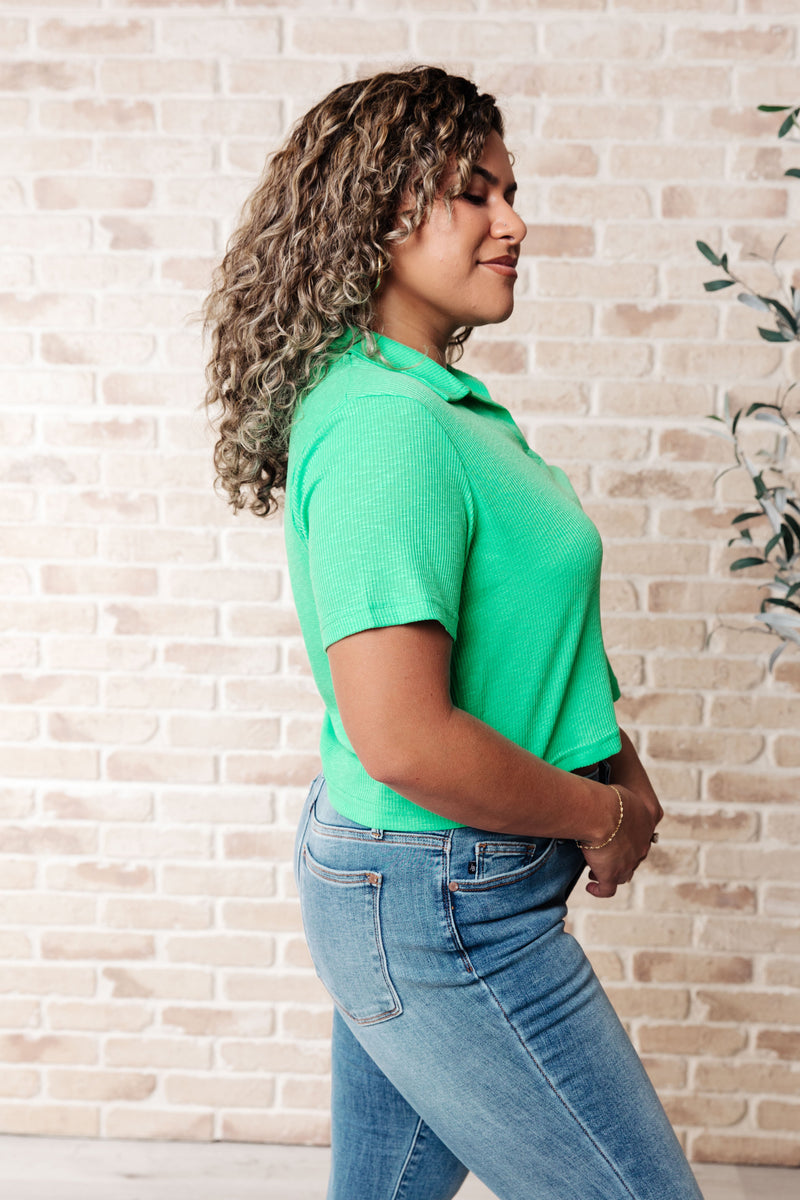 Rory Ribbed Cropped Tennis Tee in Green