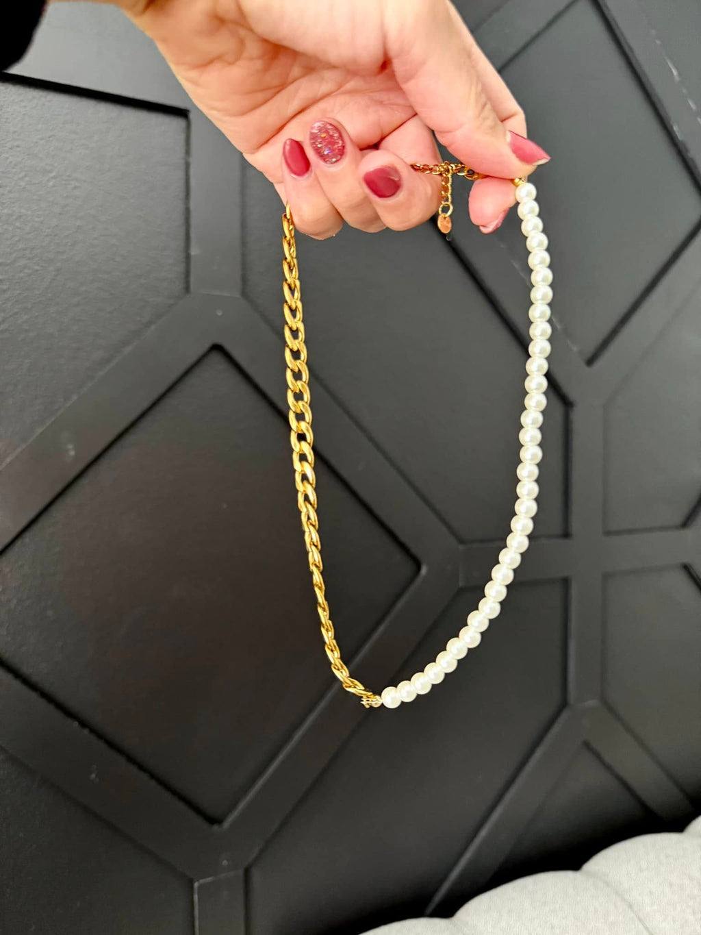 Oh so pretty Pearl/Chain necklace in Gold